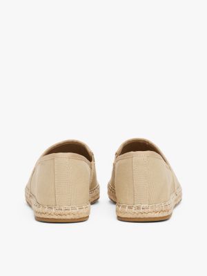 beige canvas espadrille met geborduurde vlag voor dames - tommy hilfiger