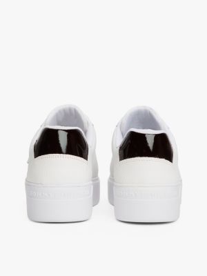 sneakers sportive in pelle con suola alta bianco da donne tommy hilfiger