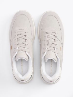 grau basketball-sneaker mit metallic-einsatz für damen - tommy hilfiger