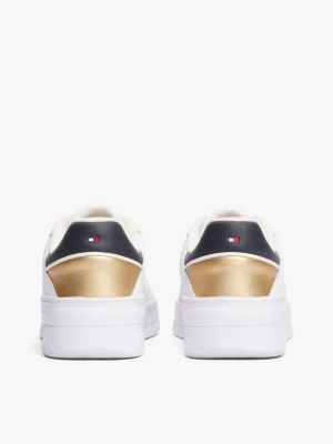 sneakers stile basket con sezione metallizzata bianco da donne tommy hilfiger