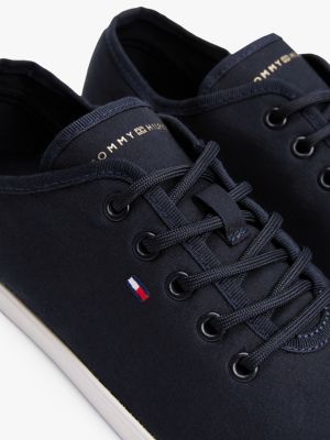 blau canvas-sneaker mit flag-stickerei für damen - tommy hilfiger