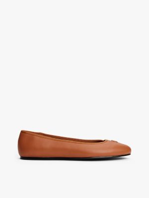 brown th monogram leather ballerinas for women tommy hilfiger