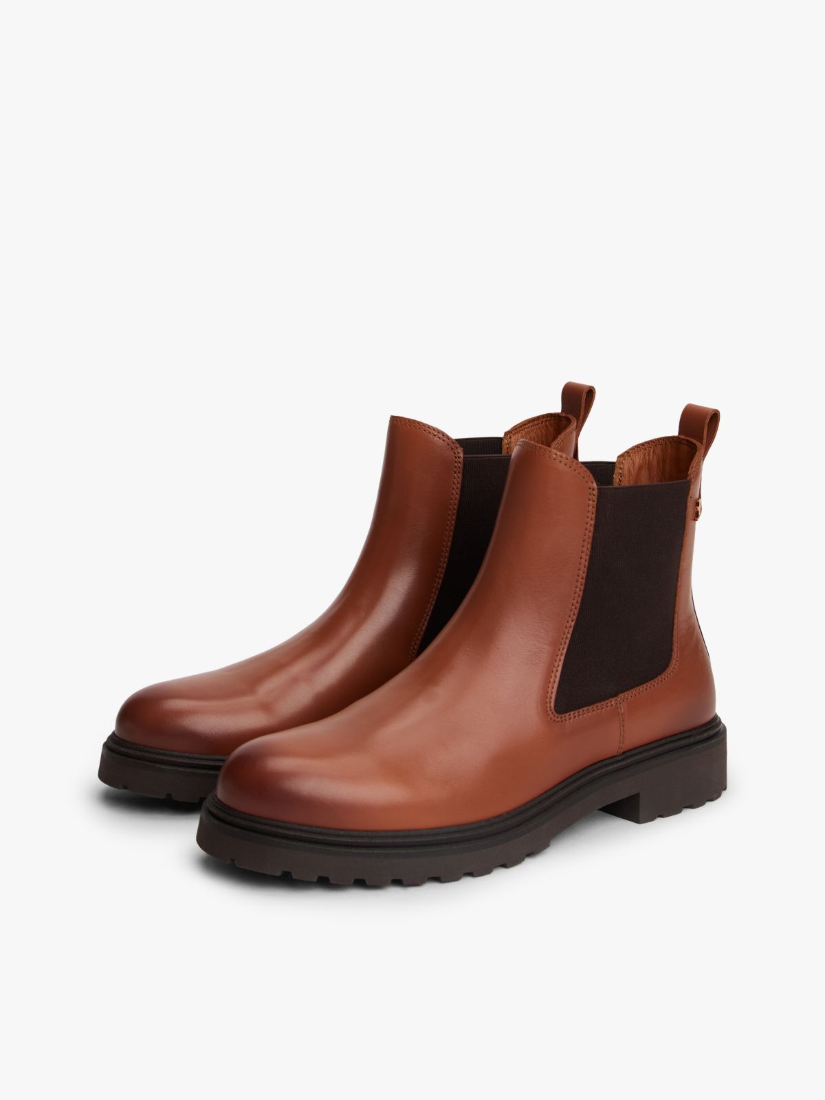 Lightweight Leather Cleat Chelsea Boots — Brown