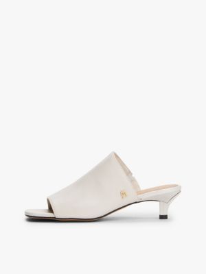 beige leder-sandale mit kitten heel für damen - tommy hilfiger