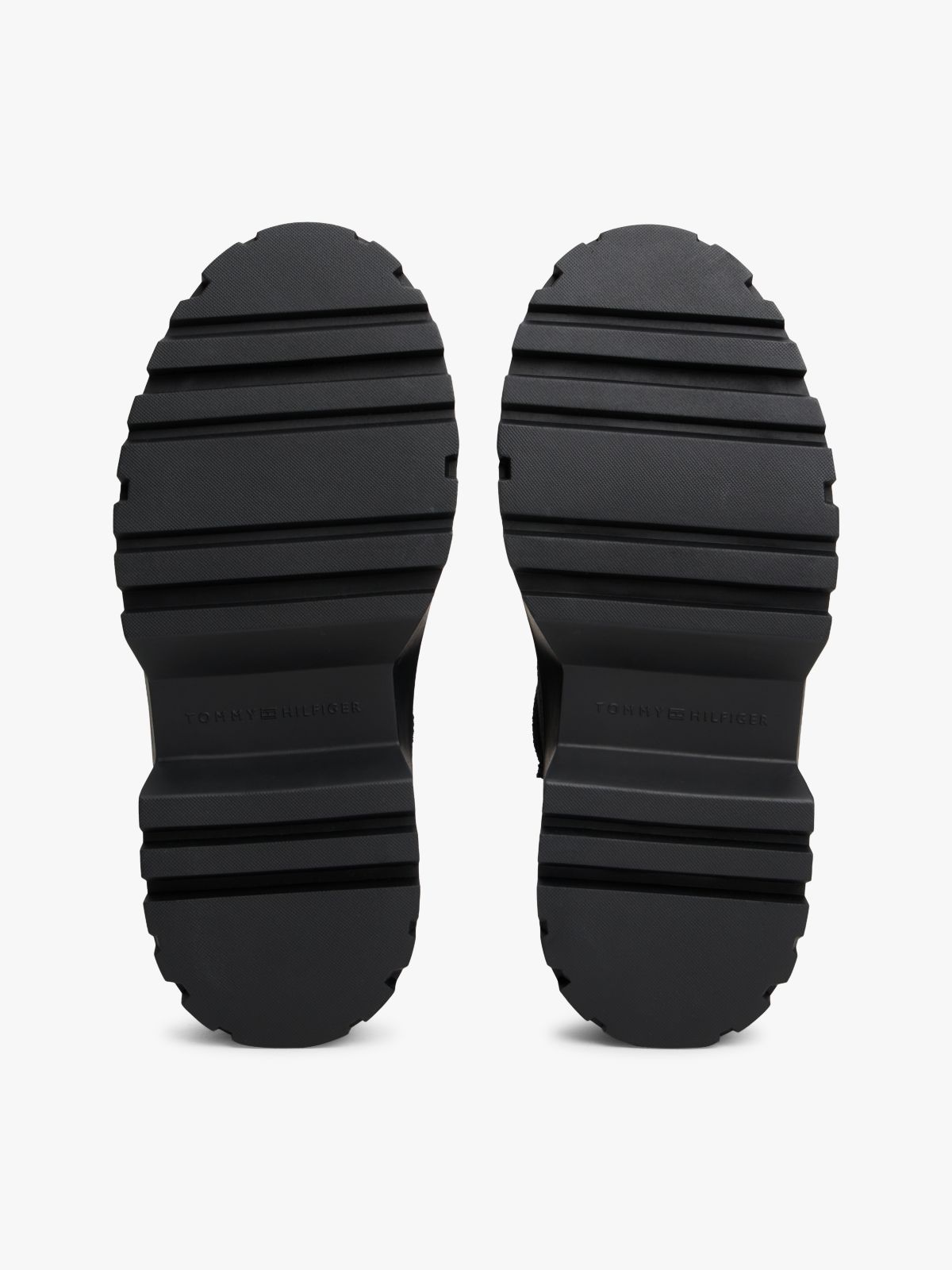 Leather Cleat Pull-On Snow Boots — Black