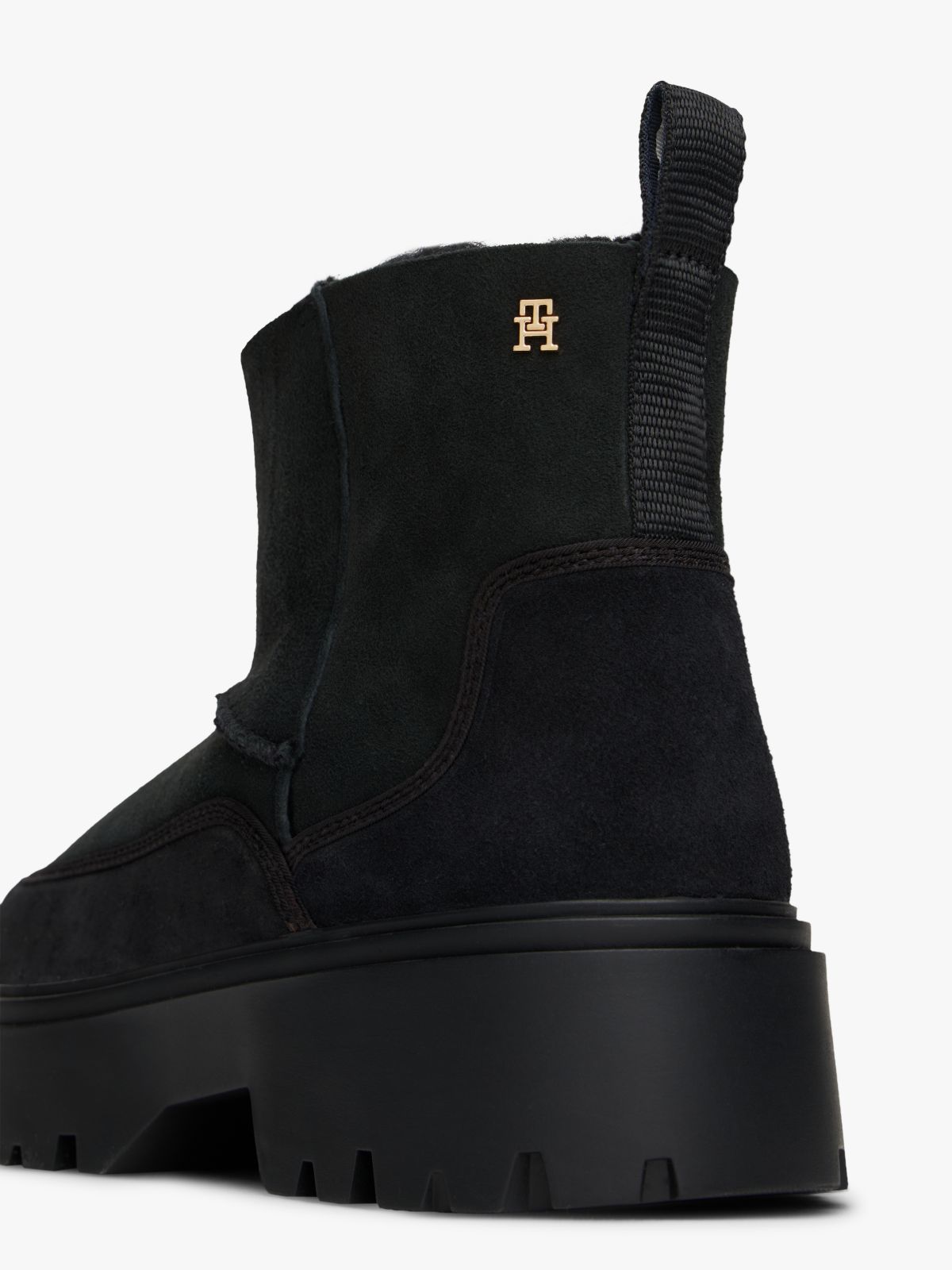Leather Cleat Pull-On Snow Boots — Black