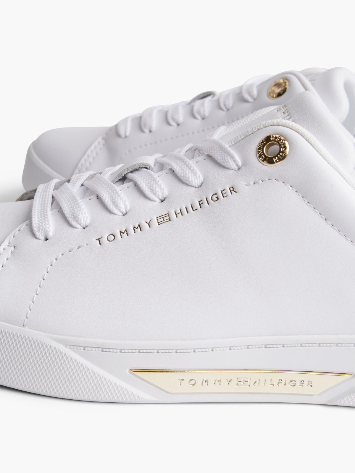 Leather Logo Plaque Court Trainers — White