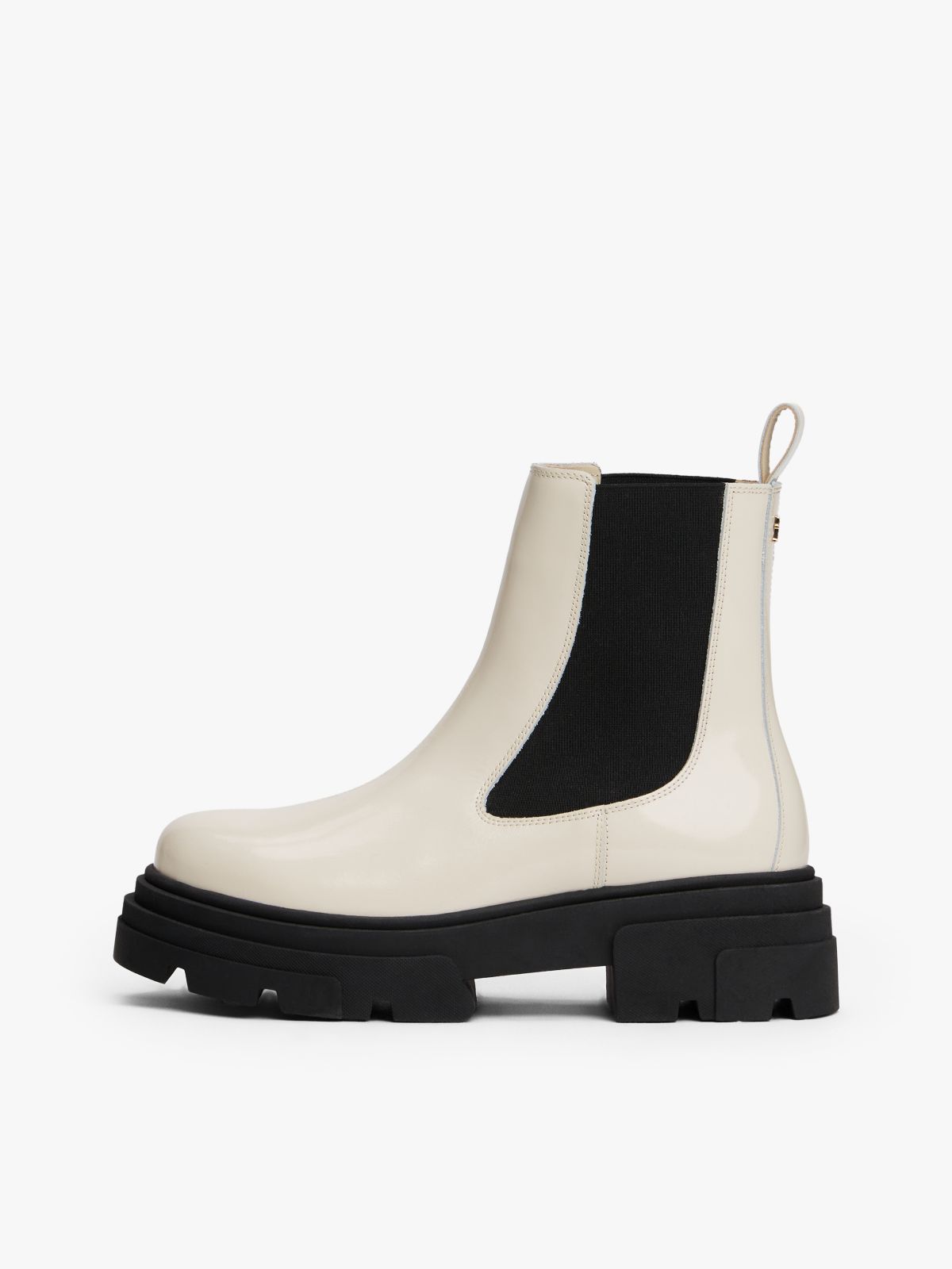 Shiny Leather Cleat Chelsea Boots — White