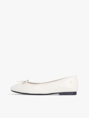 bailarinas de piel con monograma th beige de mujeres tommy hilfiger