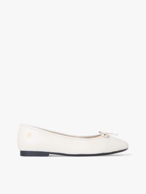 bailarinas de piel con monograma th beige de mujeres tommy hilfiger