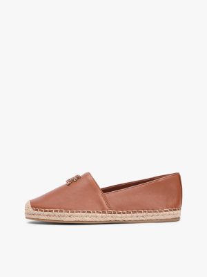 brązowy skórzane espadryle z monogramem th dla kobiety - tommy hilfiger