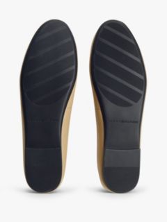 TH Monogram Plaque Leather Ballerinas — Beige 5