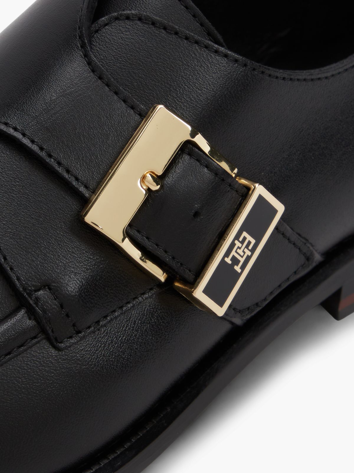 New York Label Leather Buckle Moc Toe Loafers — Black
