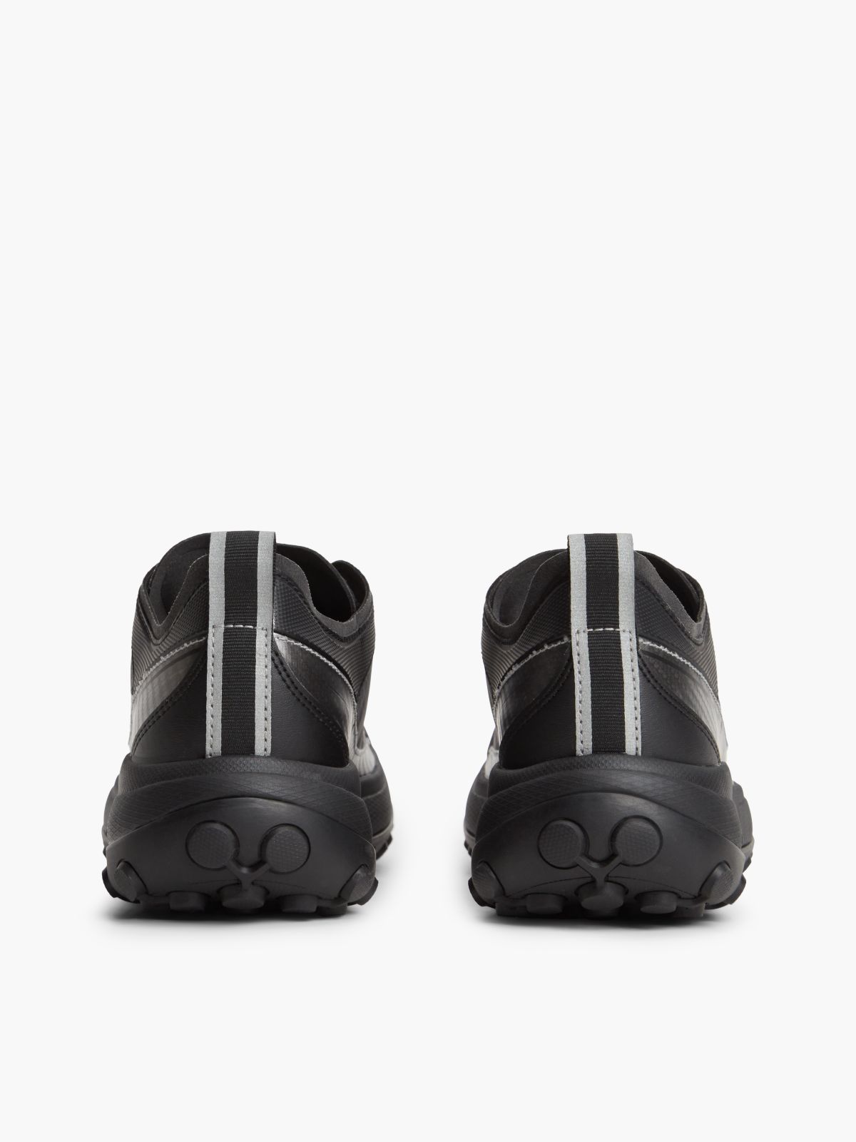 The Canyon Waterproof Reflective Trainers — Black