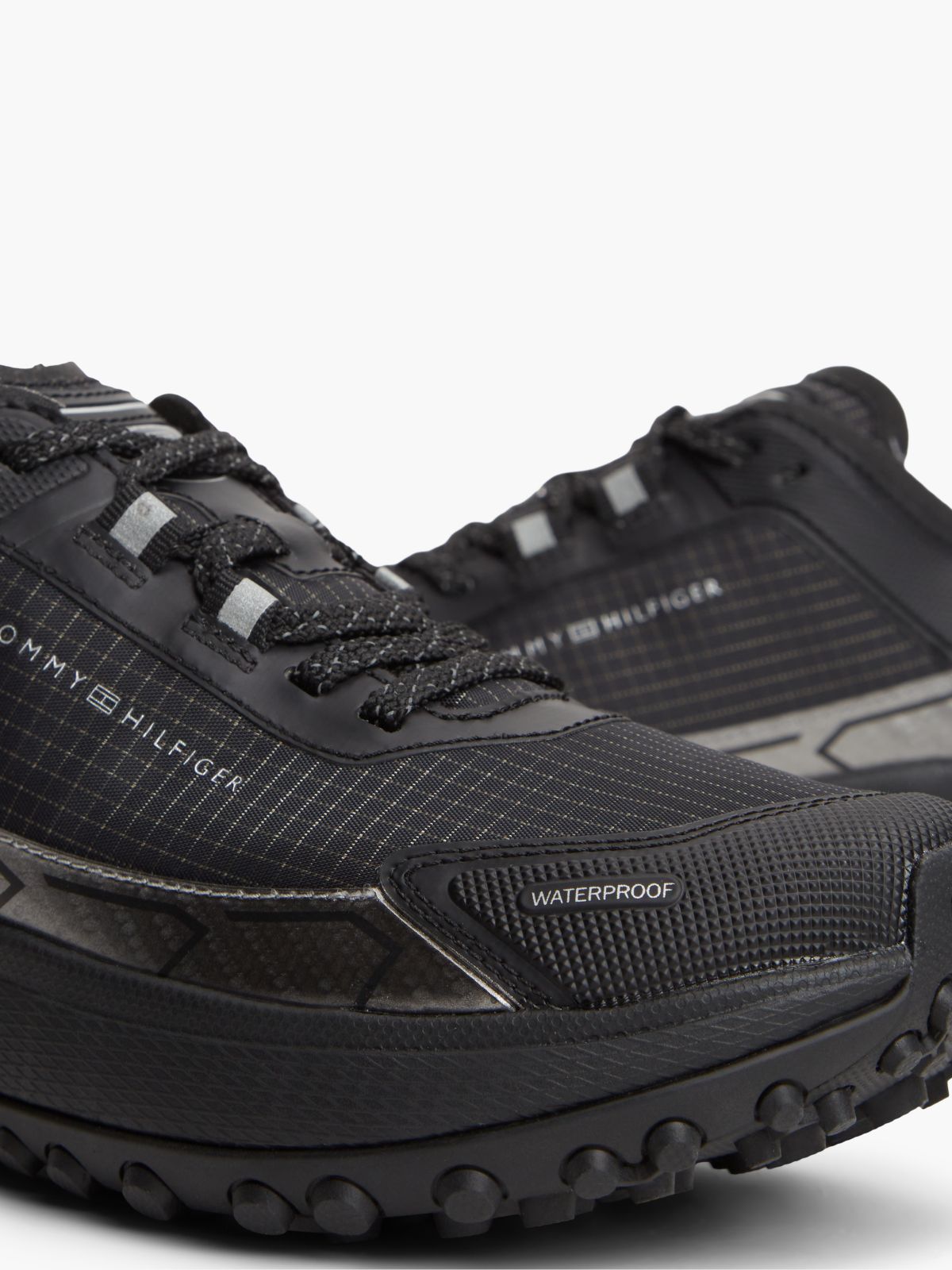 The Canyon Waterproof Reflective Trainers — Black