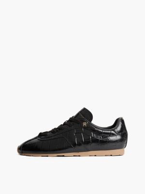 zwart lage sneaker van leer met krokostructuur en profielzool voor dames - tommy hilfiger