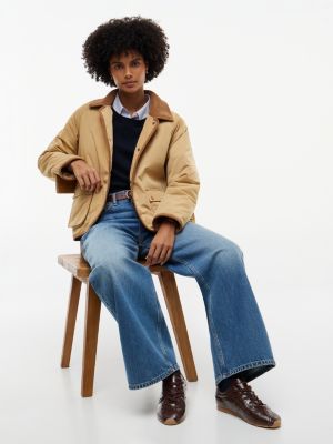 bruin lage sneaker van leer met krokostructuur en profielzool voor dames - tommy hilfiger