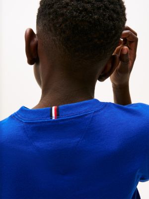 niebieski t-shirt z okrągłym dekoltem i wyhaftowaną flagą dla chłopcy - tommy hilfiger