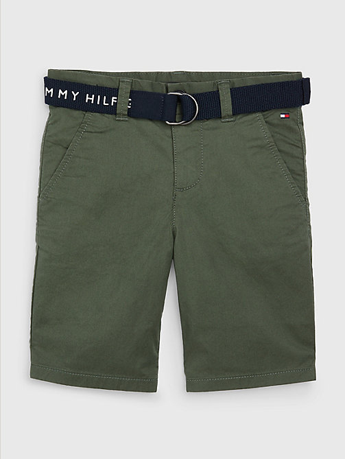 pantalón chino corto essential con cinturón verde de boys tommy hilfiger