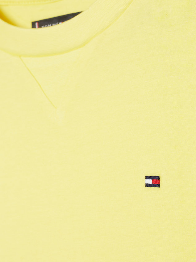 yellow essential t-shirt met geborduurde vlag voor boys - tommy hilfiger