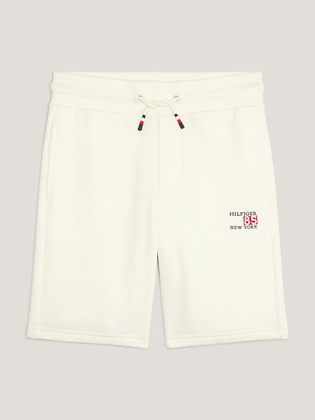 white sweat-shorts mit new york-logo für jungen - tommy hilfiger