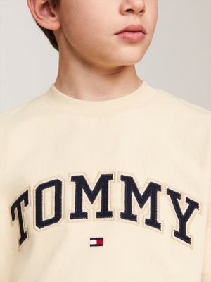 t-shirt varsity con logo ricamato beige da bambini tommy hilfiger