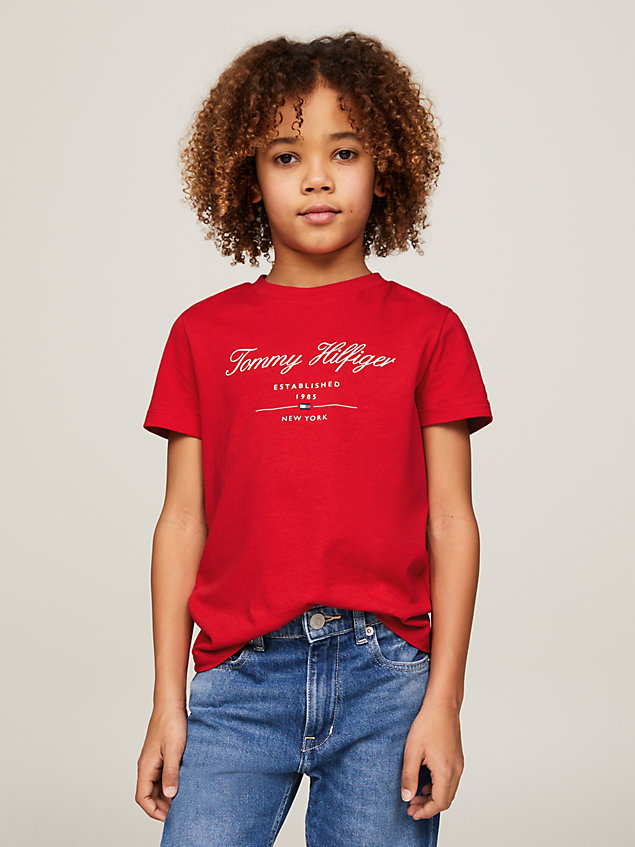 camiseta de cuello redondo con logo en script red de niños tommy hilfiger