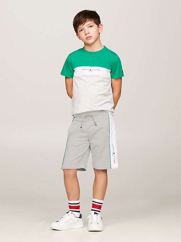 green essential colour-blocked t-shirt and shorts set for boys tommy hilfiger