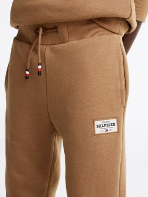 joggers 1985 collection con patch logo marrone da bambini tommy hilfiger