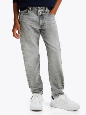 grau straight leg jeans mit fade-effekt für jungen - tommy hilfiger