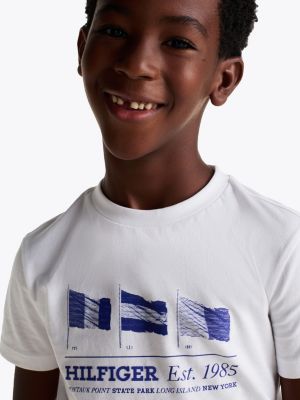 weiß t-shirt mit rundhalsausschnitt und flag-grafik für jungen - tommy hilfiger