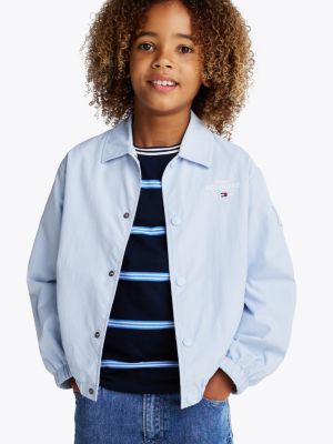 blue coach-jacke mit aufgesticktem logo für jungen - tommy hilfiger