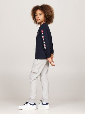 t-shirt a maniche lunghe con bandierine blu da bambini tommy hilfiger