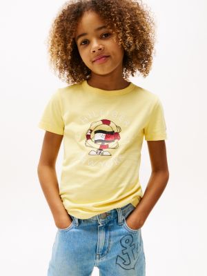 yellow t-shirt met vlagpersonage en ruglogo voor jongens - tommy hilfiger