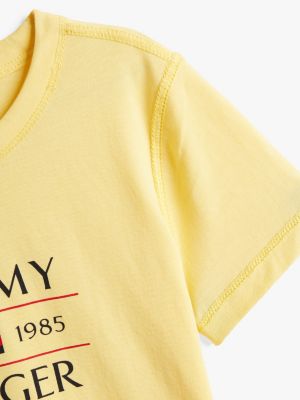 t-shirt adaptive à logo jaune pour garçons tommy hilfiger