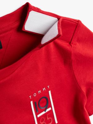 t-shirt adaptive à logo rouge pour garçons tommy hilfiger