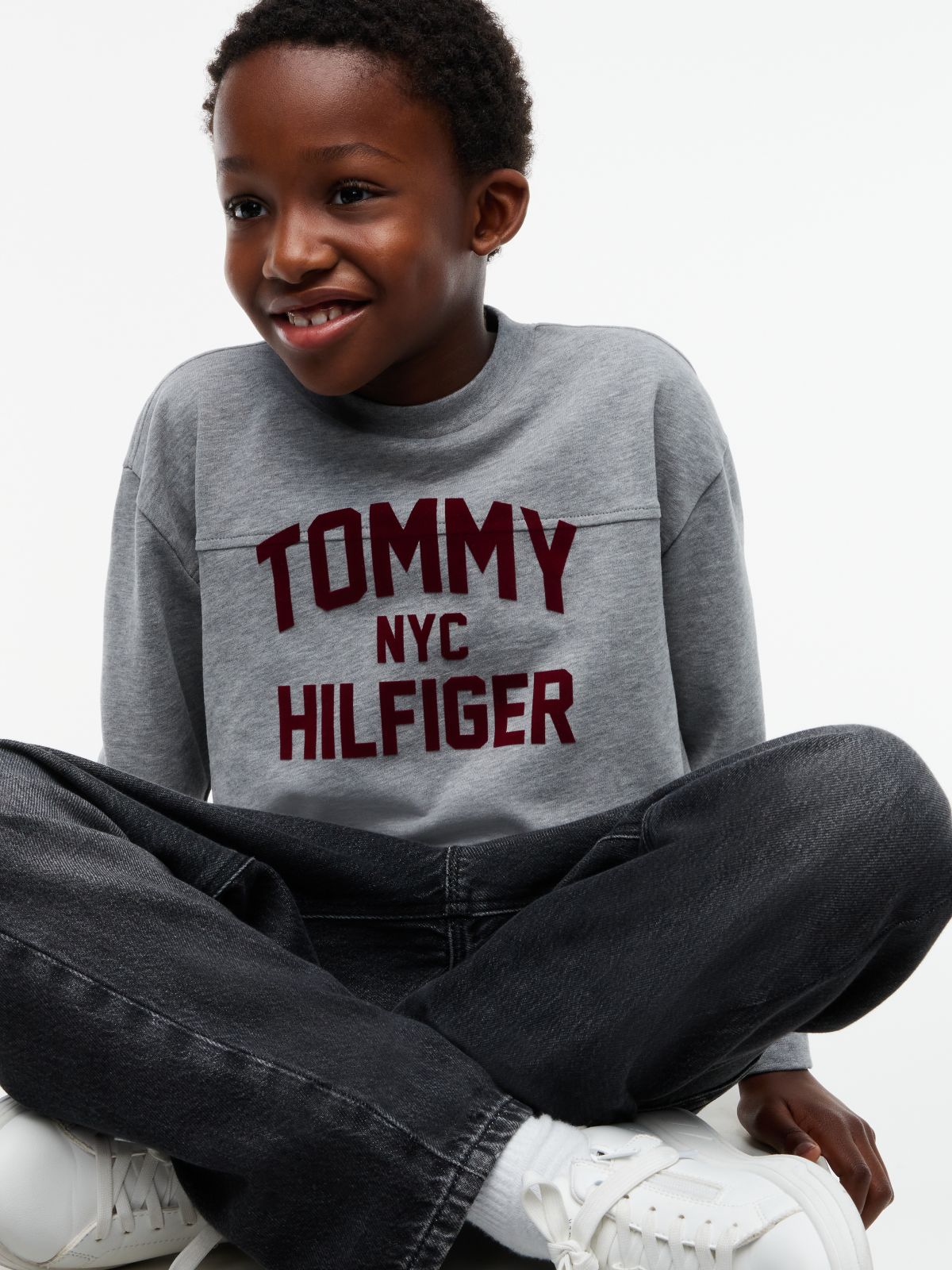 Logo Relaxed Long Sleeve T-Shirt — Grey