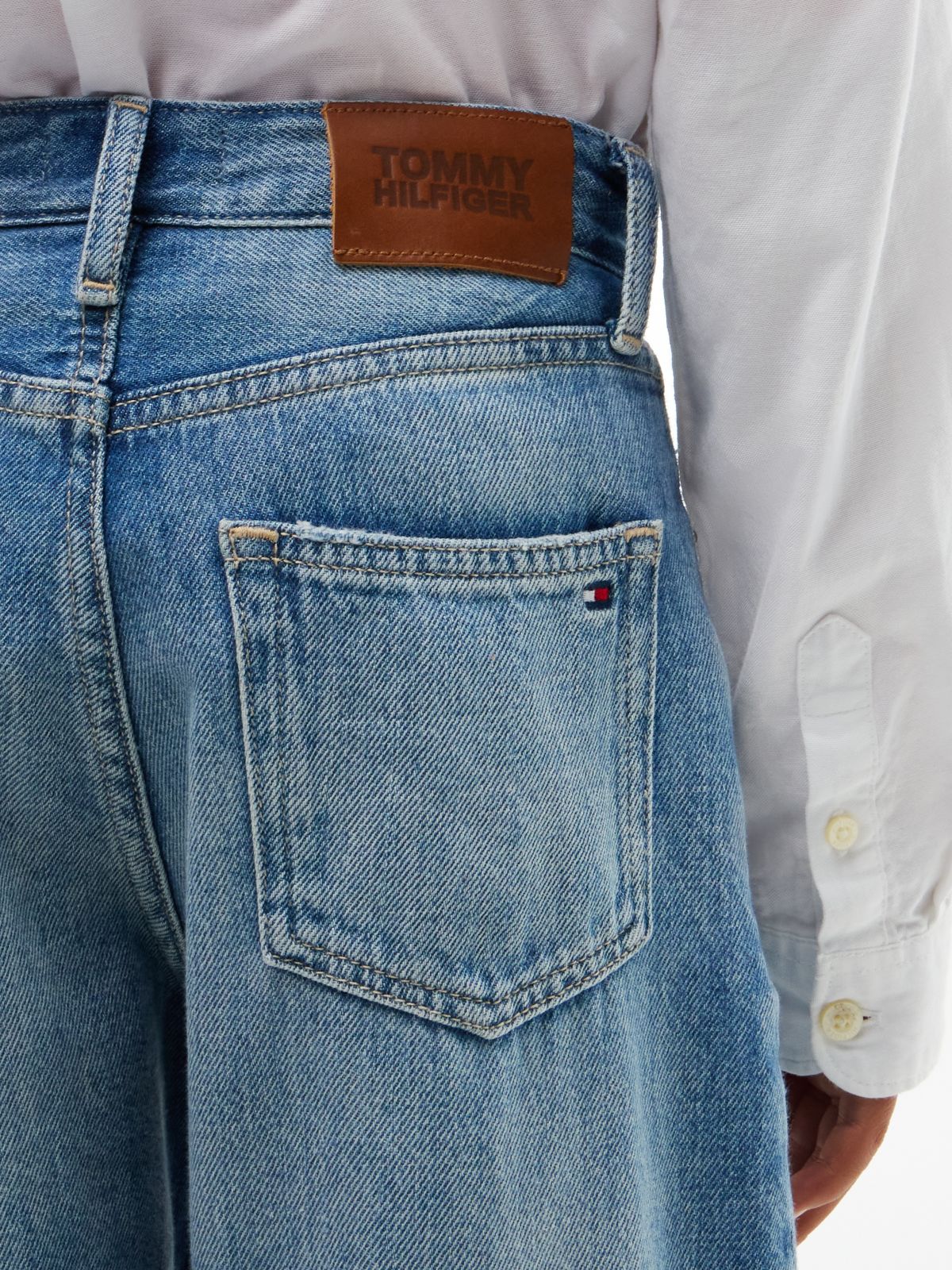 Logo Faded Regular Barrel Jeans — Denim