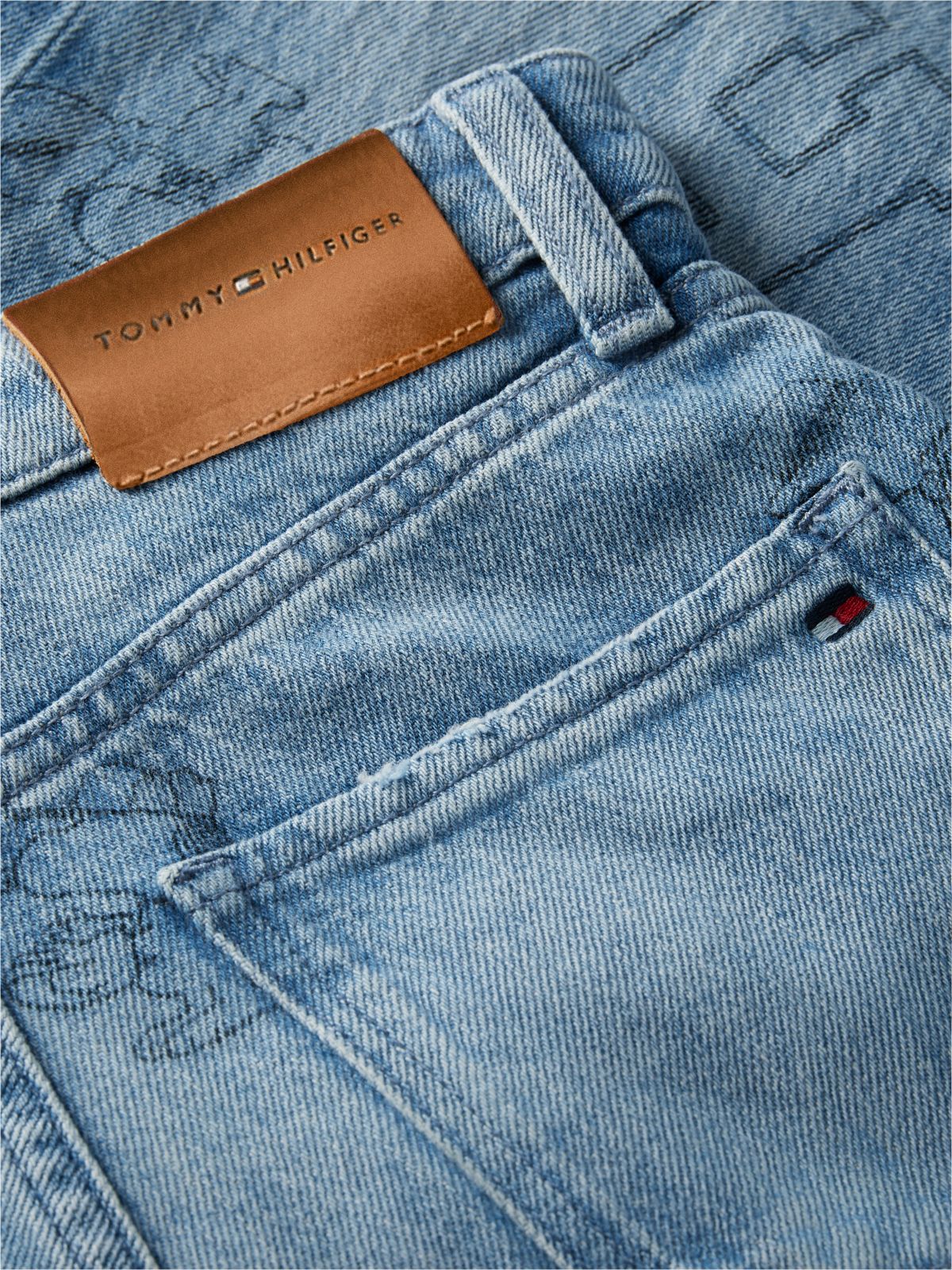 Peanuts® Graphic Faded Loose Jeans — Denim