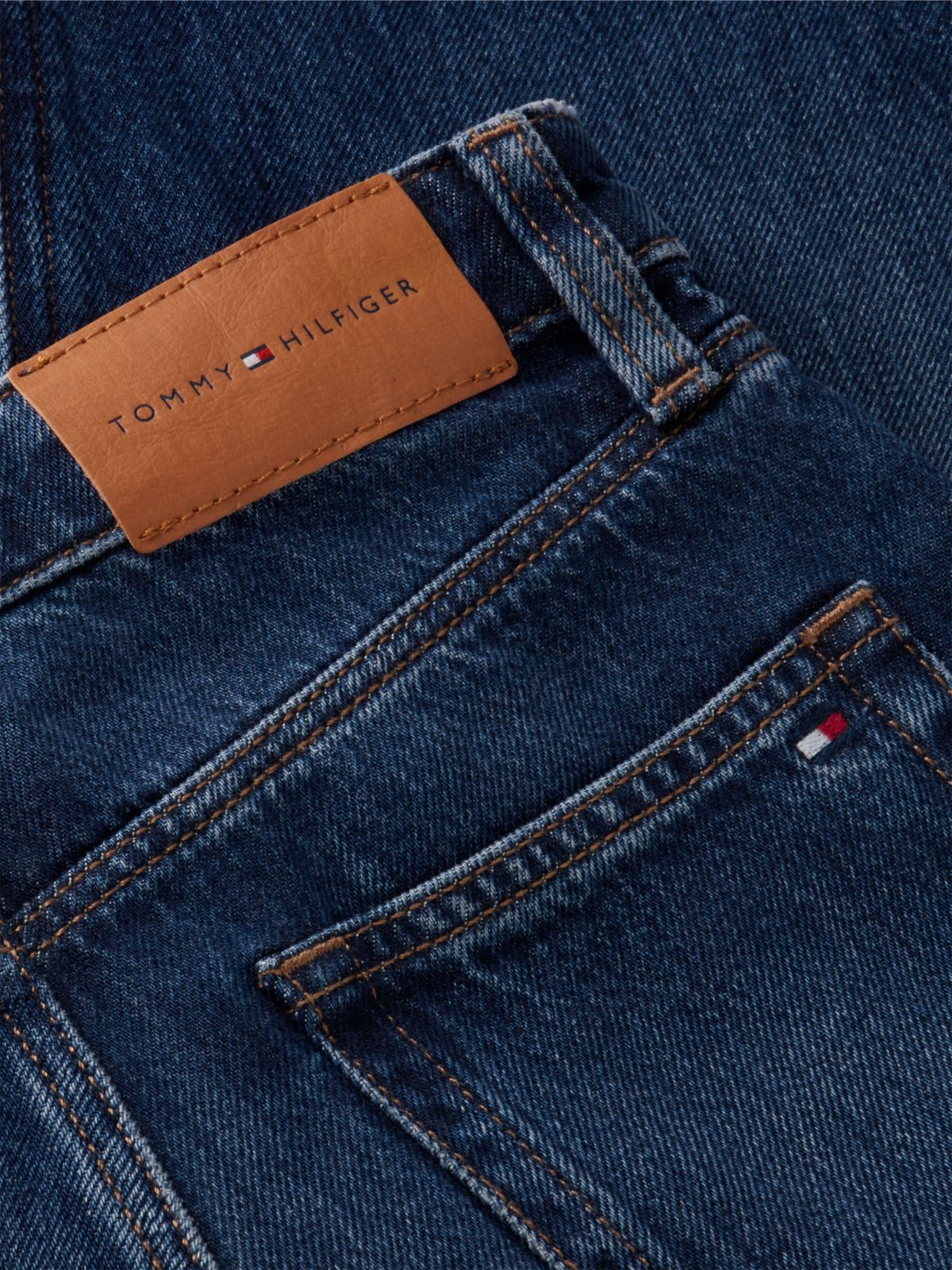 Barrel Leg Faded Jeans — Denim
