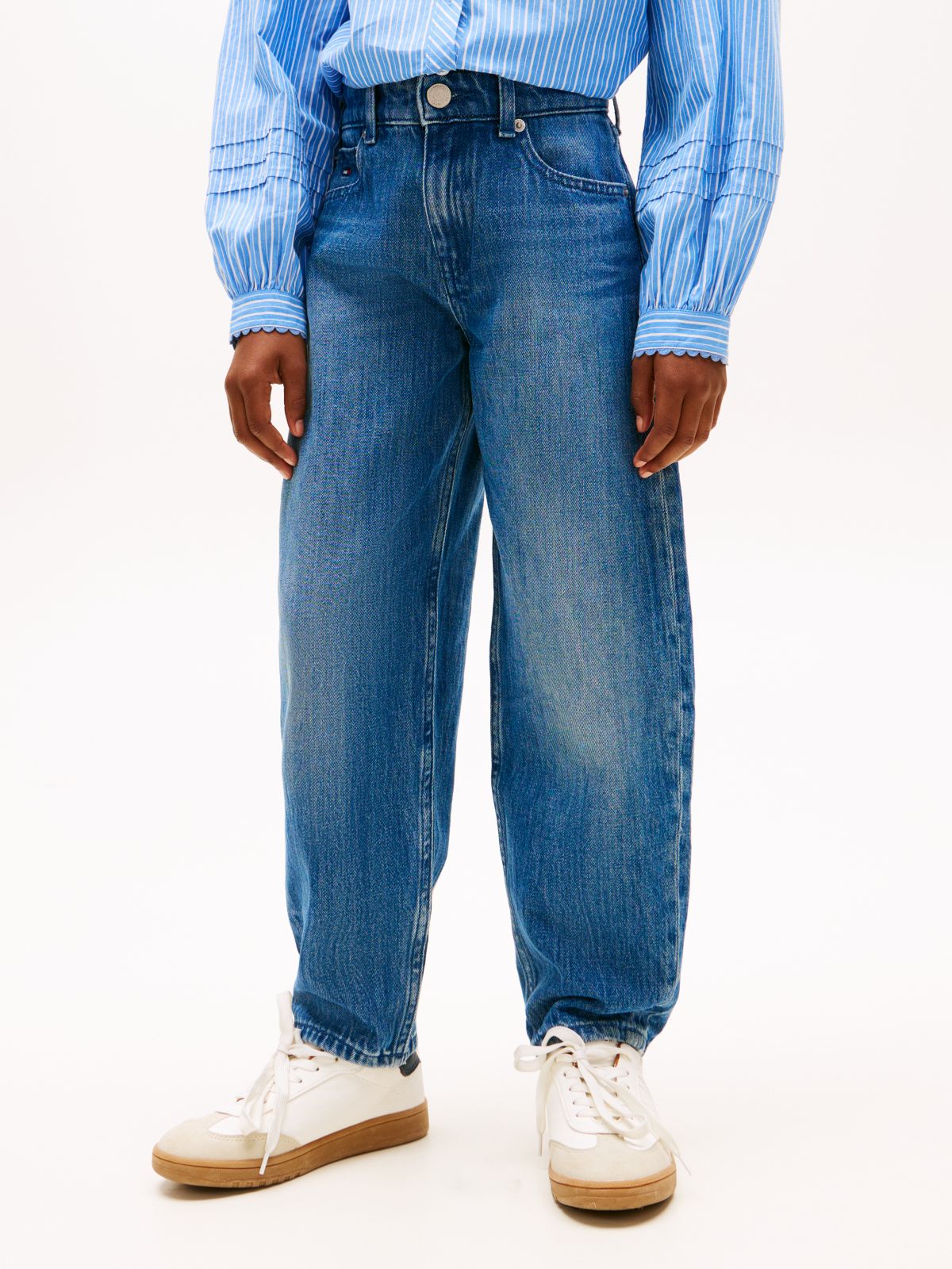 Flag Embroidery Faded Barrel Leg Jeans — Blue