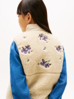 Floral Embroidery Relaxed Teddy Gilet — Beige 4