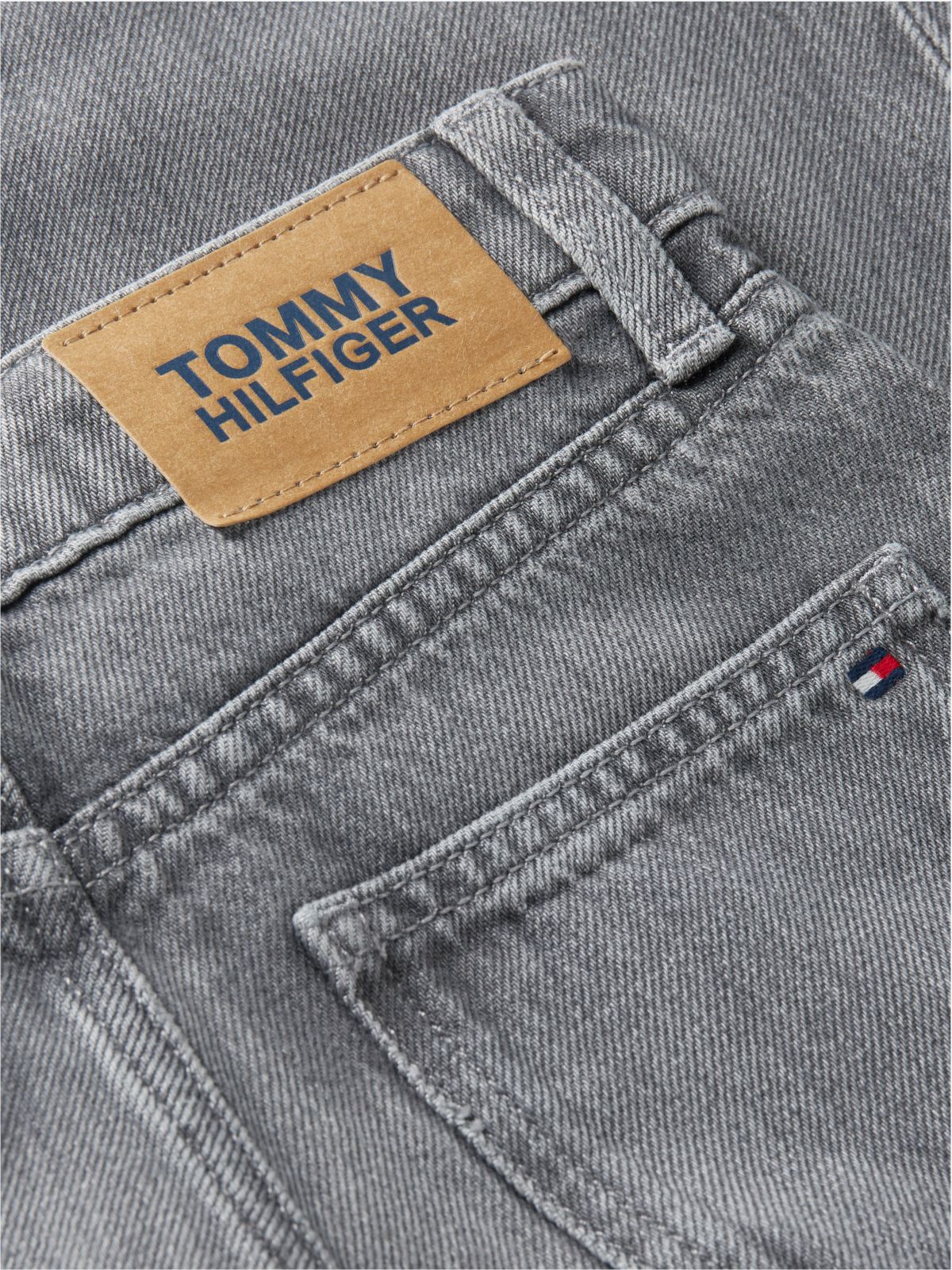 Barrel Leg Jeans — Denim
