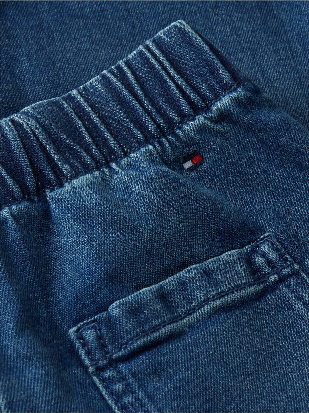 Patch Logo Barrel Leg Jeans — Blue