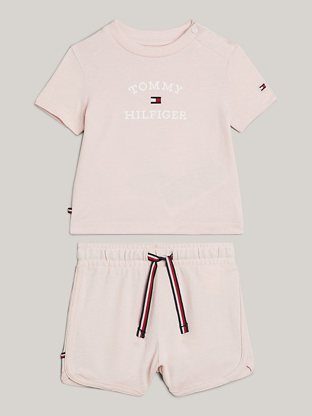 set de camiseta y pantalón corto con logo pink de newborn tommy hilfiger