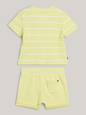 yellow essential set aus gestreiftem t-shirt und shorts für neugeborene - tommy hilfiger