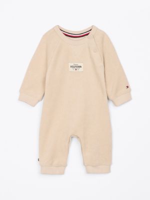 beige pajacyk z logo hilfiger monotype dla noworodki - tommy hilfiger