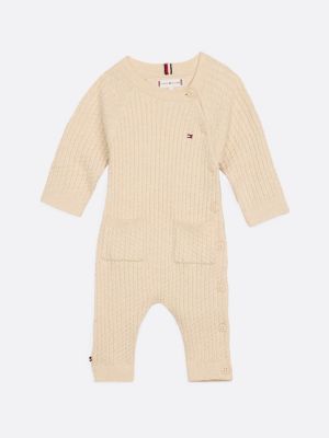 beige cadeaubox met kabelgebreid boxpak voor baby's - tommy hilfiger