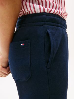 niebieski joggery z wyhaftowaną flagą dla unisex dla dzieci - tommy hilfiger