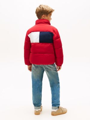 rot puffer-jacke mit flag-logo hinten für gender-inclusive kinder - tommy hilfiger